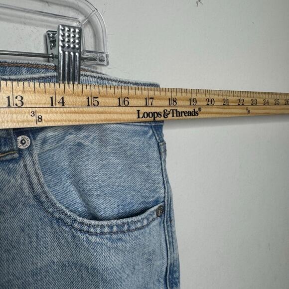 American Eagle Strigid Mom Jeans Women’s Size 16 Short High Rise Light‎ Wash - Picture 10 of 13